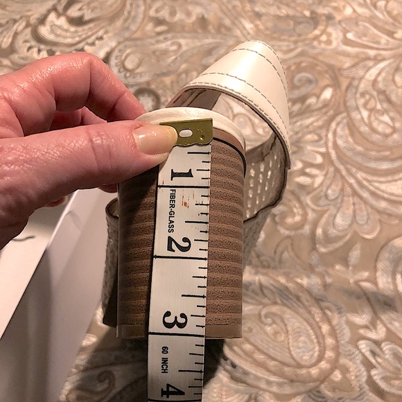 Sonoma White Heels - Picture 11 of 11